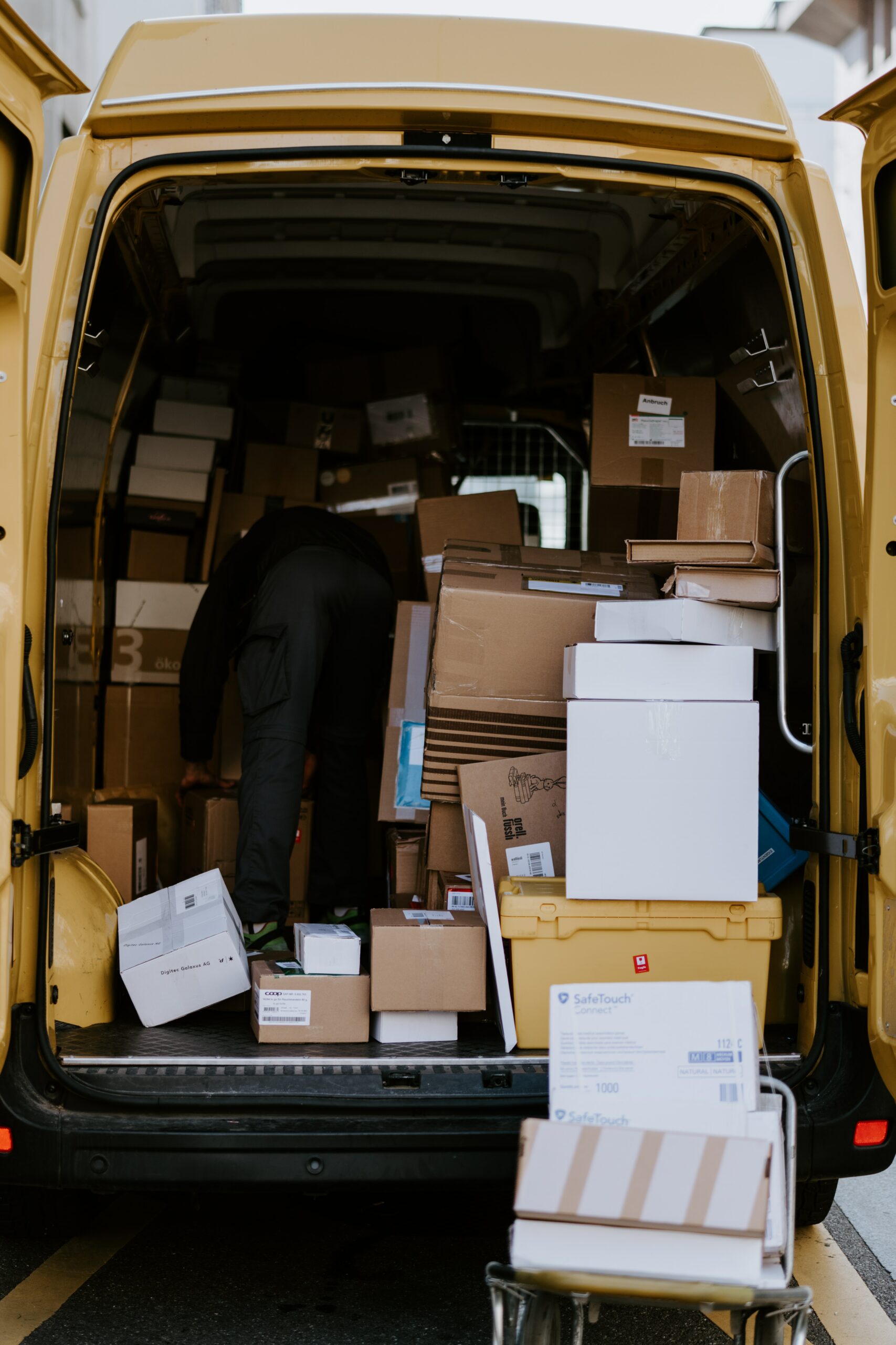 Livreur dans un camion